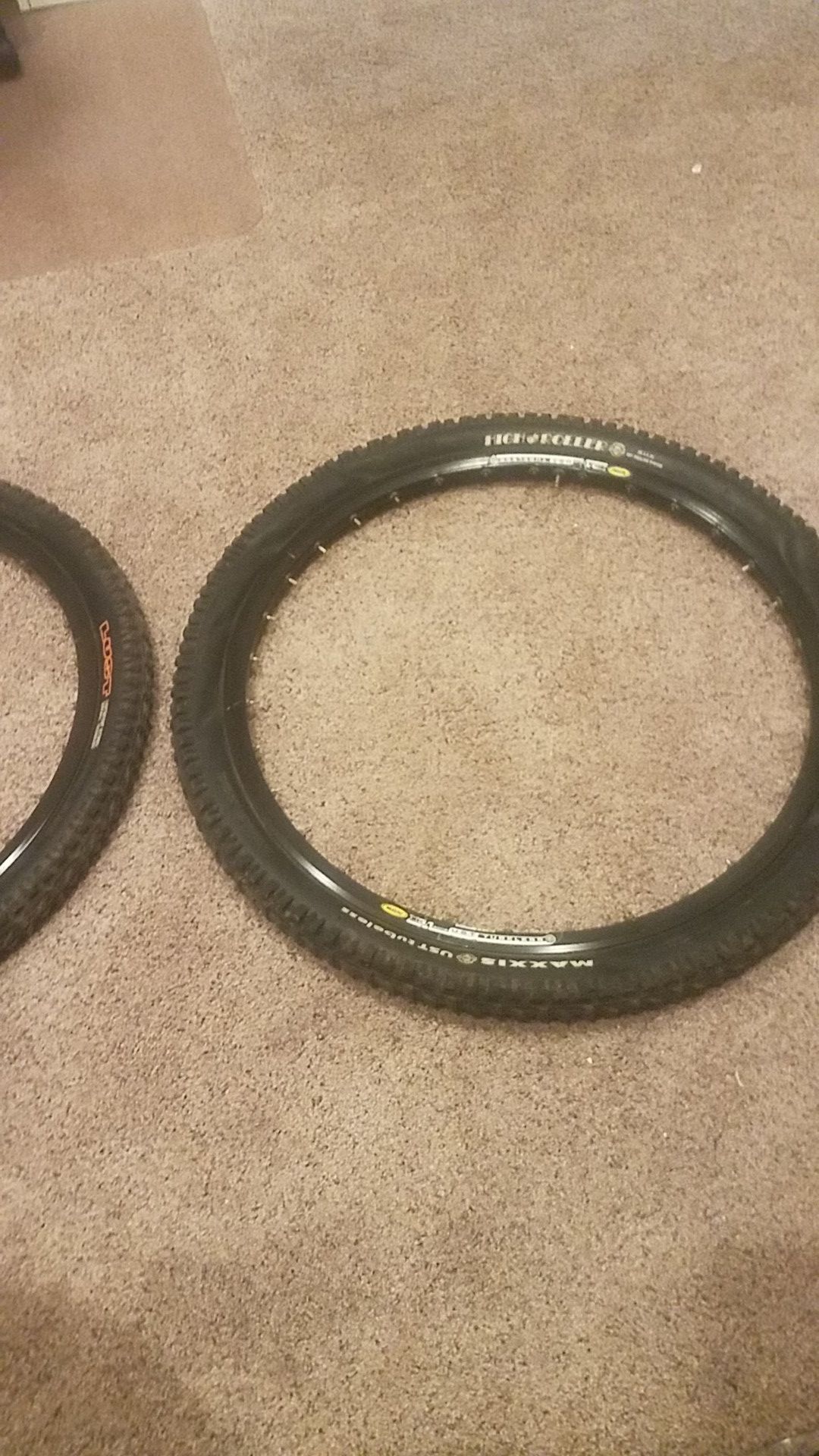 Mavic X3.1 disc UST Tubeless bike wheels. Maxxis tires 26x2.35