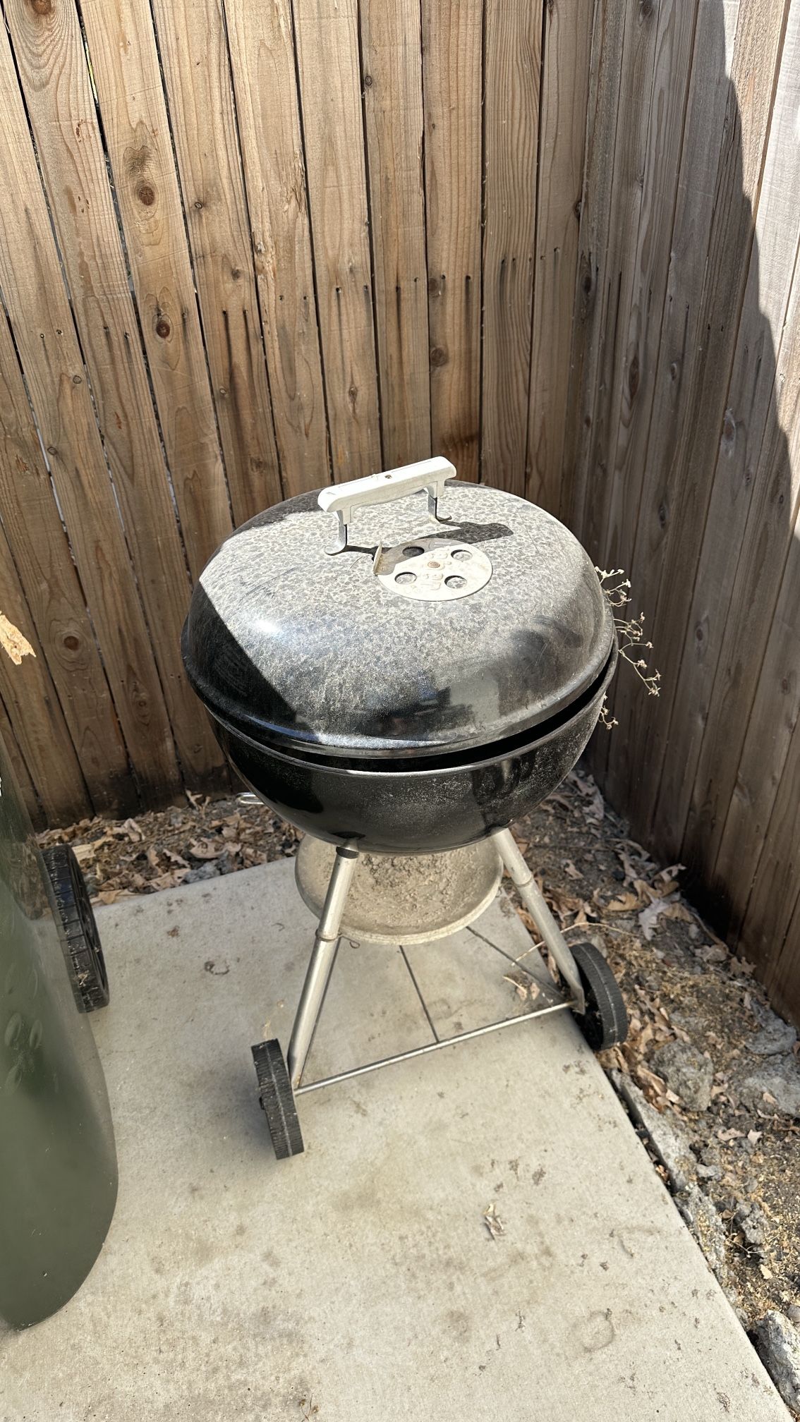 Weber Kettle Charcoal Grill 18