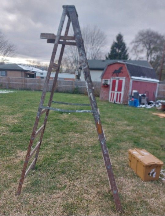 Keller Wood Ladder 8 Ft