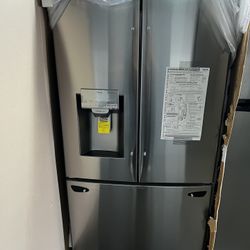 New In Box Lg French Style Stainless Steel Refrigerator 