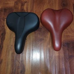 standard replacement seat from Rad Power Bikes.