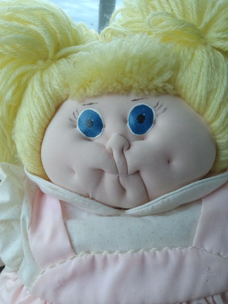 Vintage Mint Condition Cabbage Patch Doll 1984