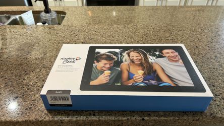 Nixplay Seed 10.1 inch Digital Photo Frame