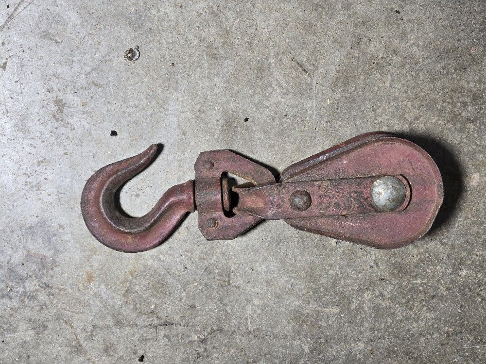 Old Rope Pulley