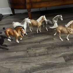 6 Breyer Horses  Classic Collection In Good Condition $70 Firm On Price