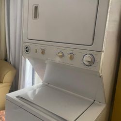 Stackable washer and dryer 