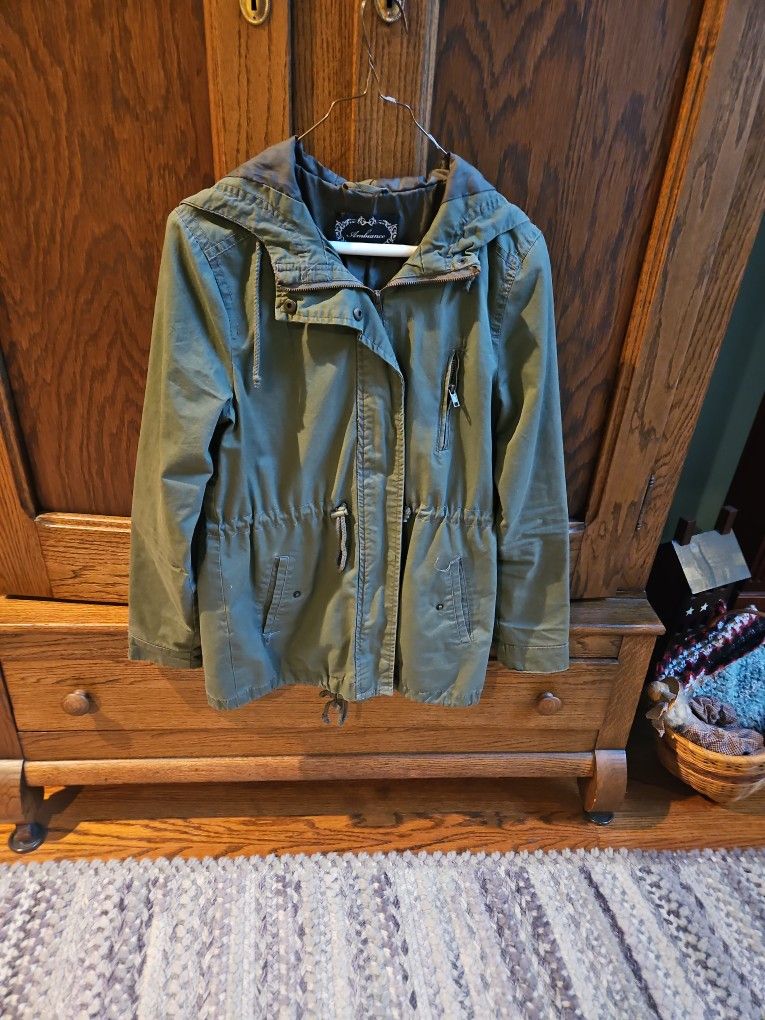 Lightweight Green Jacket With Hood Size M