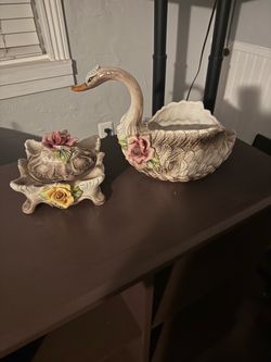 Collectible Swan and dish
