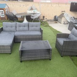 4-Piece Wicker Patio Furniture Set