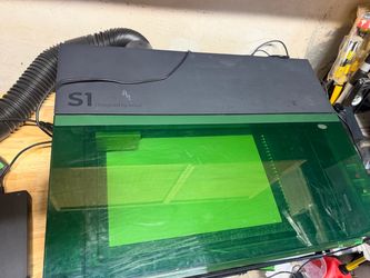xTool S1 40W Enclosed Diode Laser Cutter w/ Air Assist & Honeycomb (basic bundle)