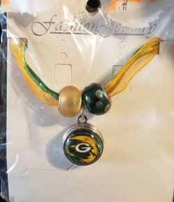 Handmade green bay packers snap button charm necklace