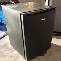 Galanz Mini Fridge/Freezer