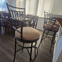 Set of 4 Bar Stools – 31” H x 21” W – Great Condition