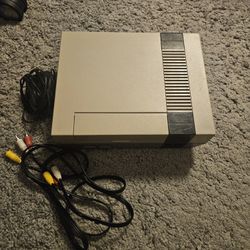 NES Console With Broken 72 Pin Connector
