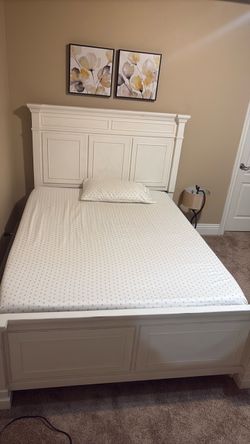 Queen size bed