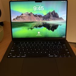 MacBook M4 14 Inch Nano Texture Screen