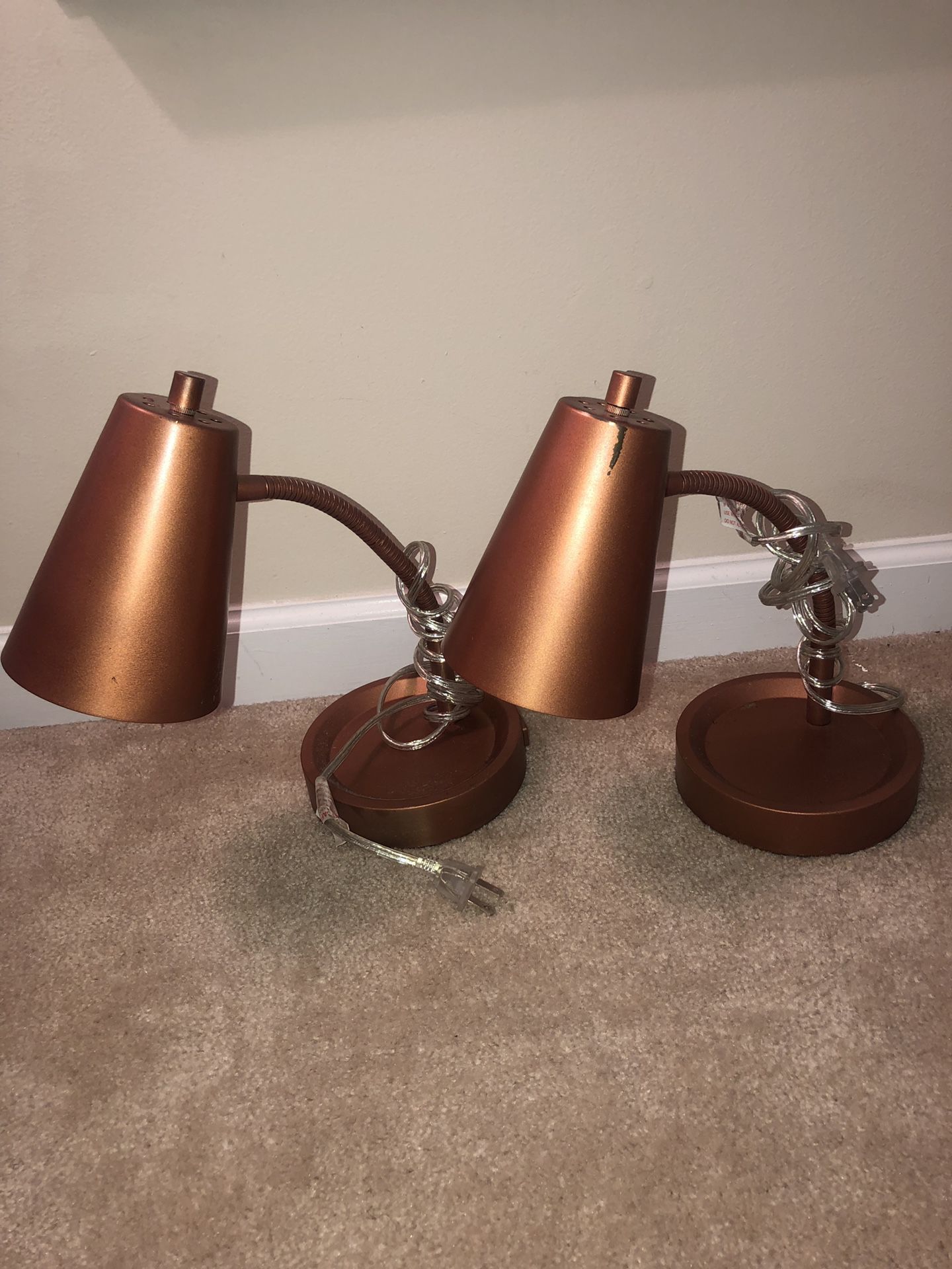 2 Small Plastic Desk Lamps