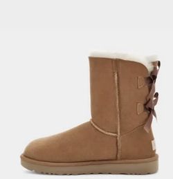 Uggs Bailey Bow II Size:9
