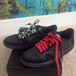Travis Scott Jordan 1 low phantoms