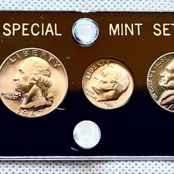 1967 - US Special Mint Set ( SMS ) Silver Kennedy, Brilliant Uncirculated In New Vintage Capital Holder.
