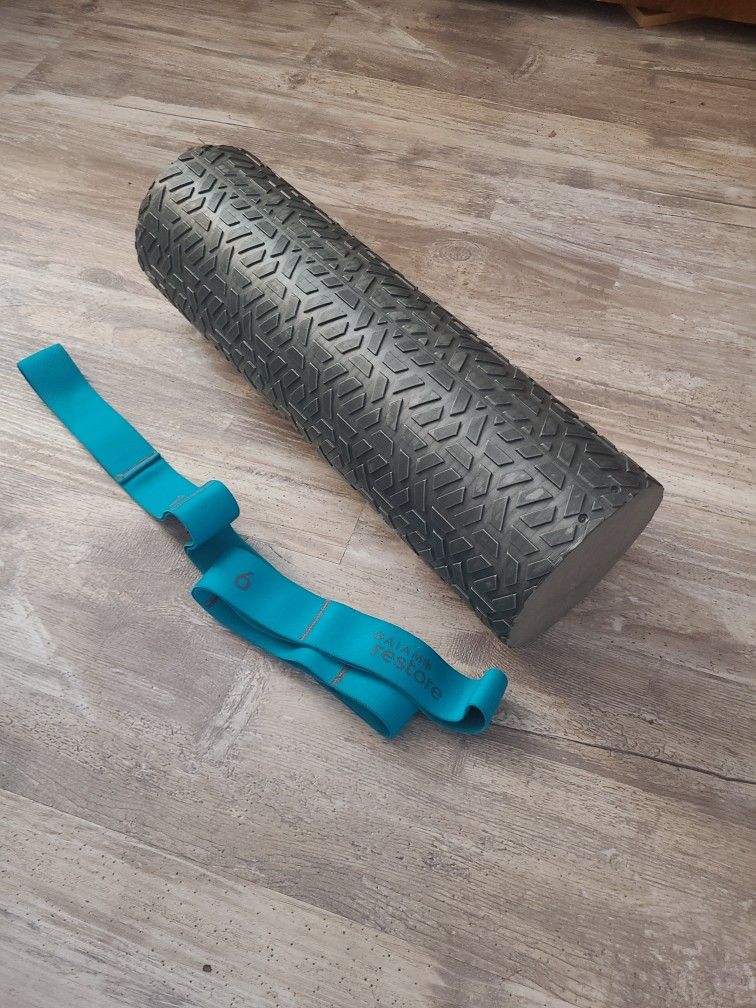 GAIAM Foam Roller & Resistance Band Set