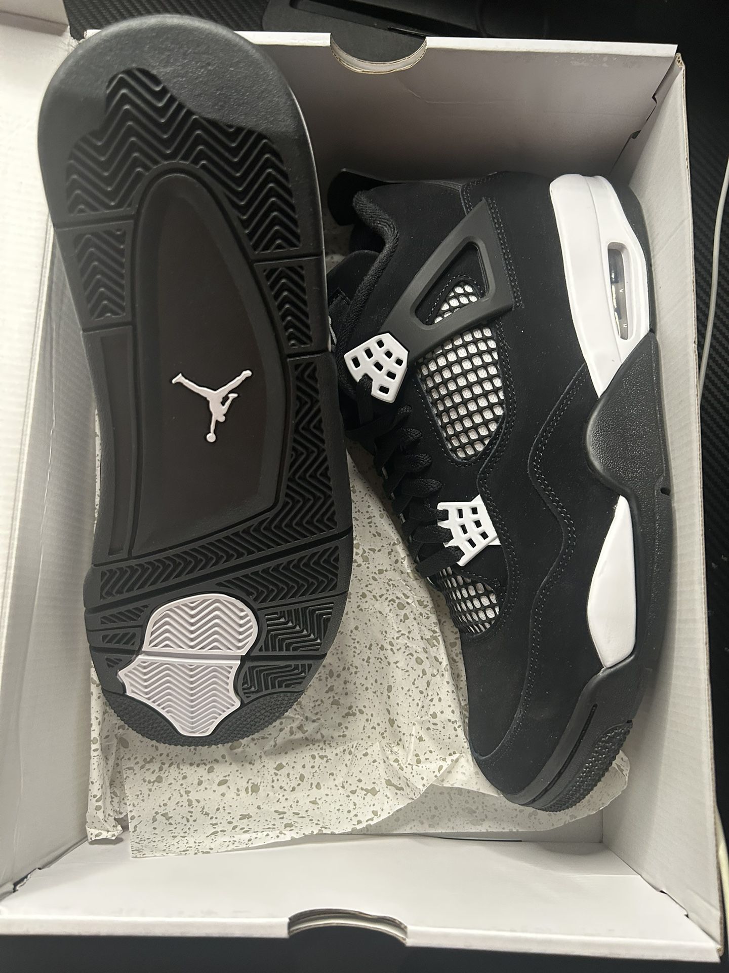Jordan 4 White Thunder Size 11 New