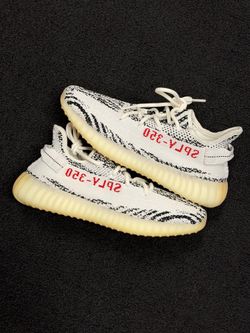 New Adidas Yeezy 350 Zebra size 8.5 100% Authentic
