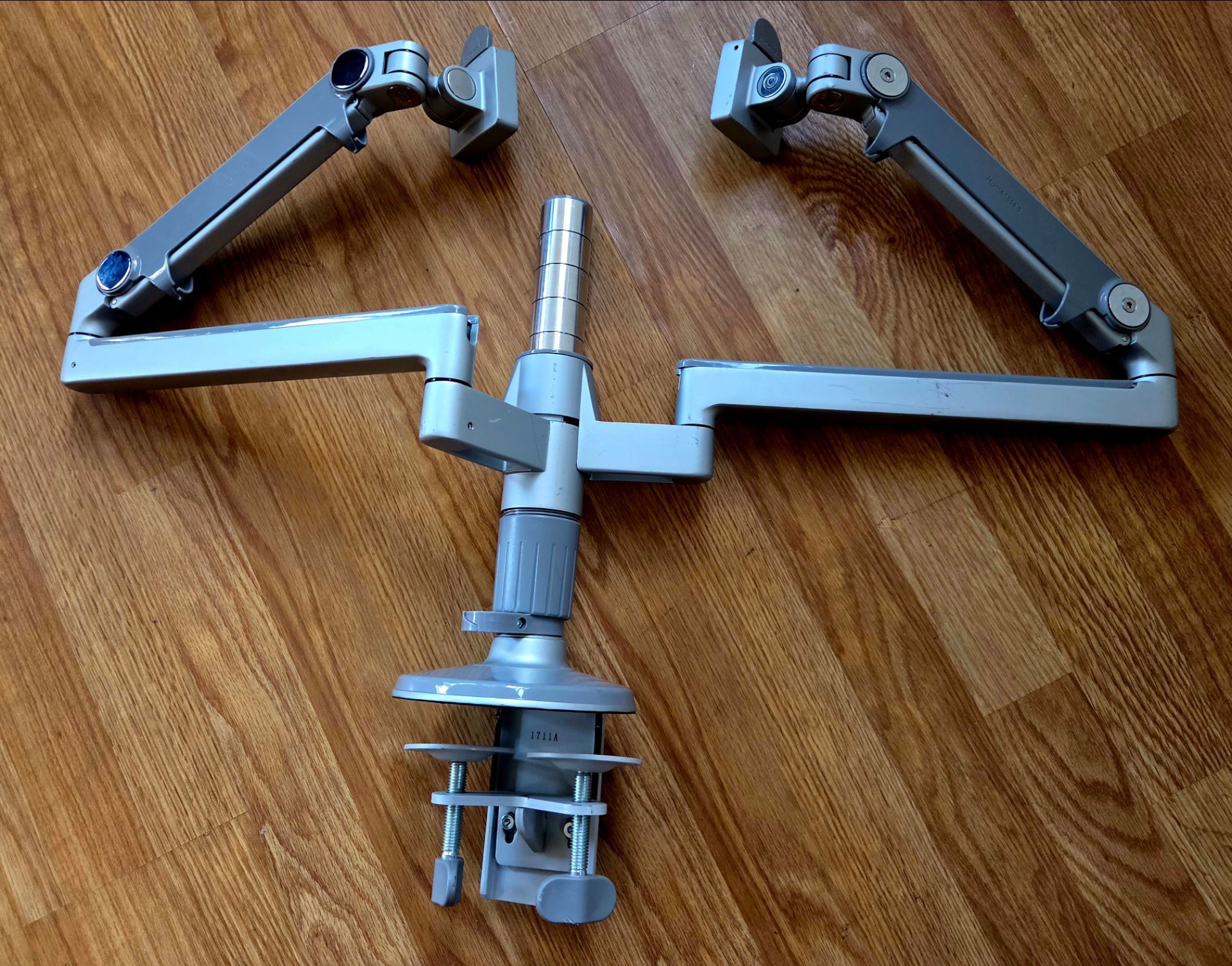 Humanscale Dual Monitor Arm