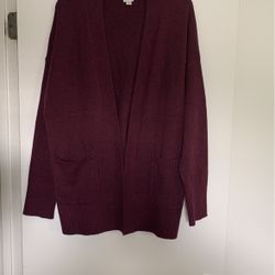 Burgundy cardiganExtra large Hablo español
