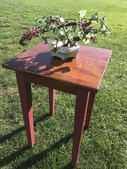 Nice end table