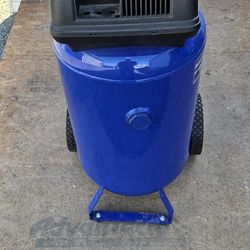 Campbell Hausfeld 22gal Commercial Air Compresssor