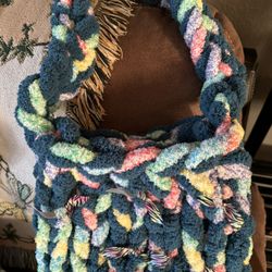 Handmade, chunky net purse