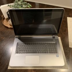 17 inch HP i7 Touchscreen Laptop with Type C USB, Win 11 and Bluetooth