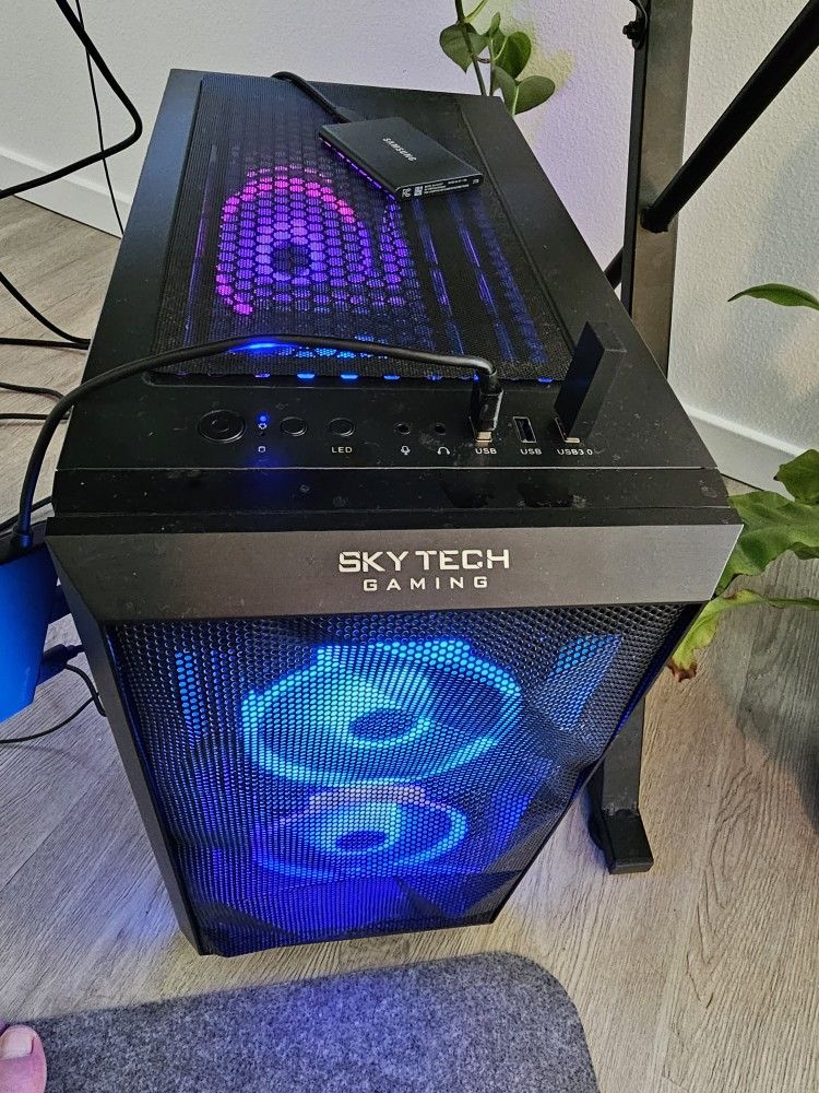 AMD 5 3600 6 Core RTX 3050 16mb RAM
