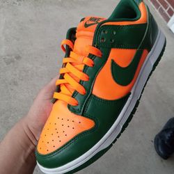 DUNK LOW SIZE 9 