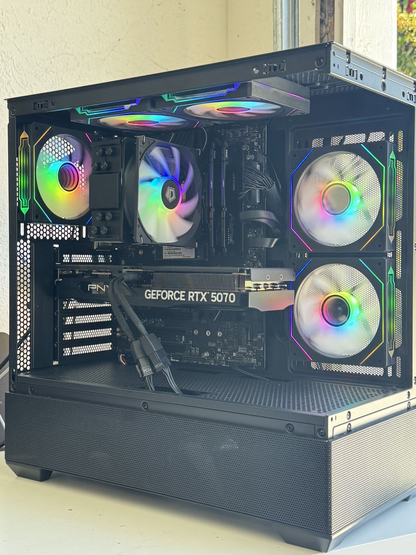 Intel I5-14400 / RTX 5070 Gaming PC