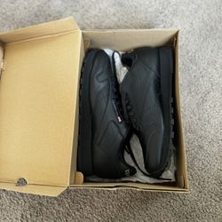 Reebok Classic Sneakers