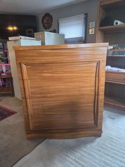 Vintage cedar 5 drawer dresser with cedar chest bottom drawer and small top drawer for storage