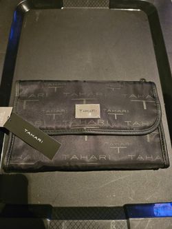 TAHARI HANGING CASE INC BOTTLE