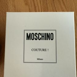 Belt $120 Leather . From Saks Fifth . Brand New.