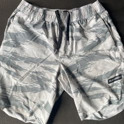 Legends Shorts Men’s Size Medium