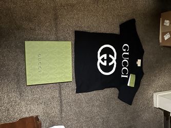 Size small Authentic Gucci Tshirt