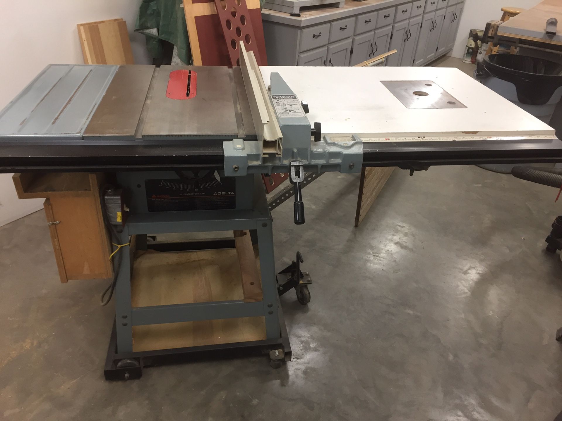 Delta 10” table saw w/ 30” Unifence