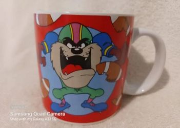 Vintage Looney tunes Tasmanian Devil football player coffee mug