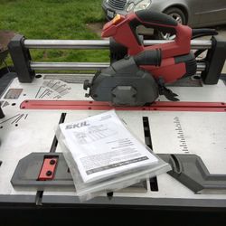 Skilled Vinyl Floor Table Saw