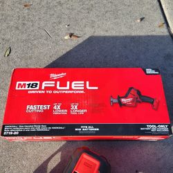 Milwaukee M18 Fuel Hack Saw