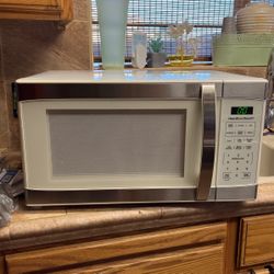 Family Size Microwave 