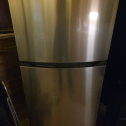 Frigidaire 40 Ft³ Freezer/Refrigerator 