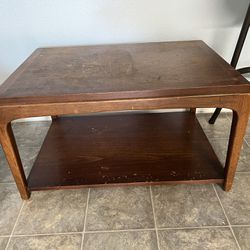 Small Coffee/Side Table With Shelf