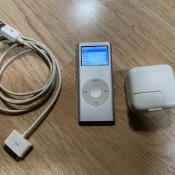 iPod Nano w/Charger